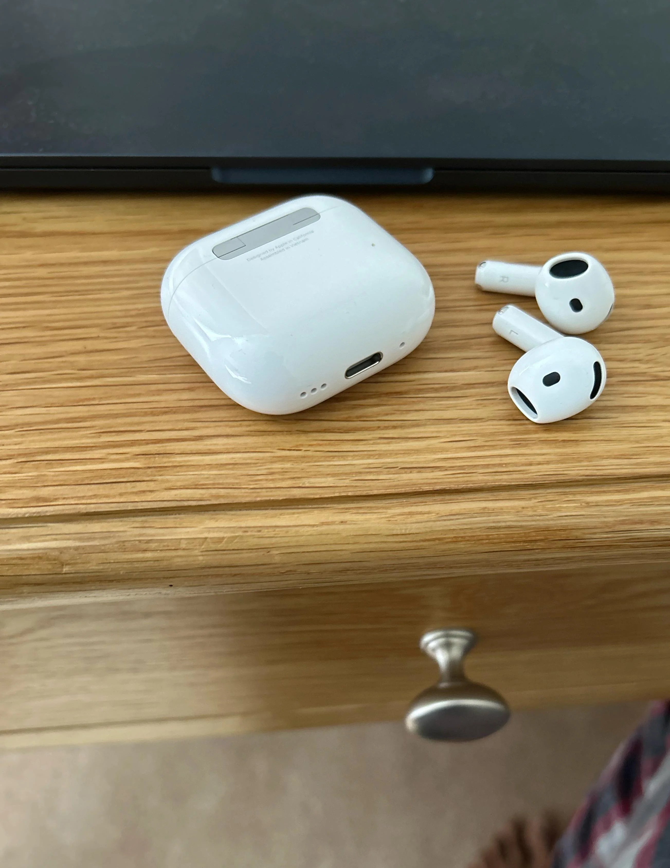 AirPods gen 4s